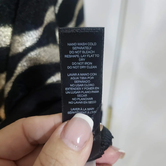 Chico's Travelers Metallic Wavy Stripped Asymmetrical Zip Up Jacket - Picture 3 of 6